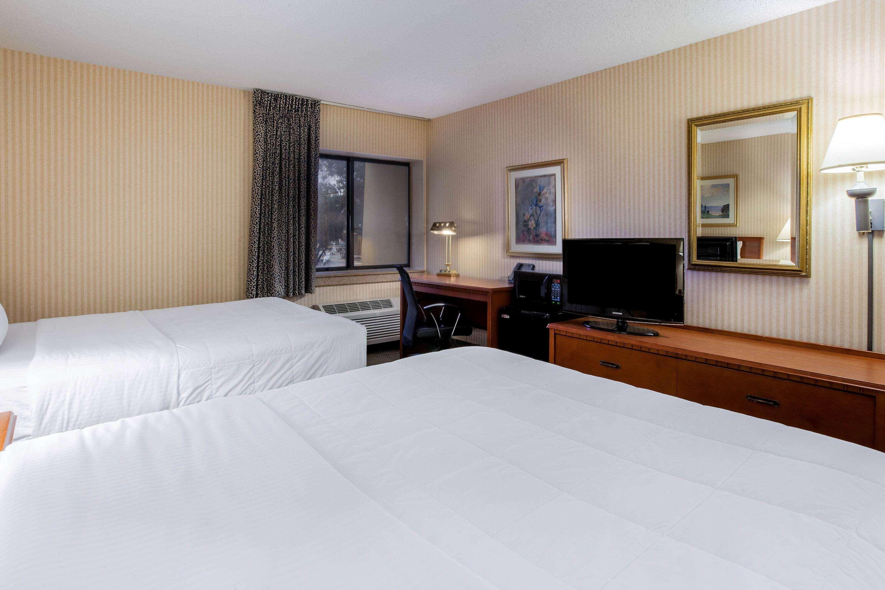 La Quinta Inn By Wyndham Detroit Southgate Exterior photo